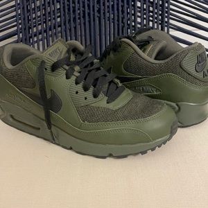 Men’s olive green Nike air max